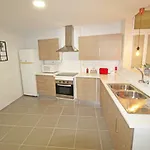 Centrico Y Espacioso Piso En Barrio Tranquilo * Αλικάντε