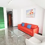 Centrico Y Espacioso Piso En Barrio Tranquilo