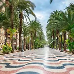 Διαμέρισμα Centrico Y Espacioso Piso En Barrio Tranquilo *